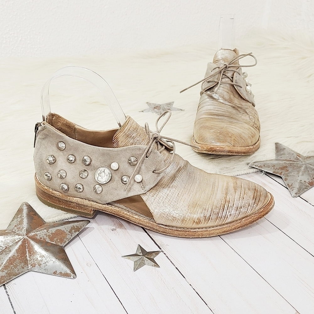 La Bottega di Lisa Italian shoes studded peals coins cutouts metallic size 36.5